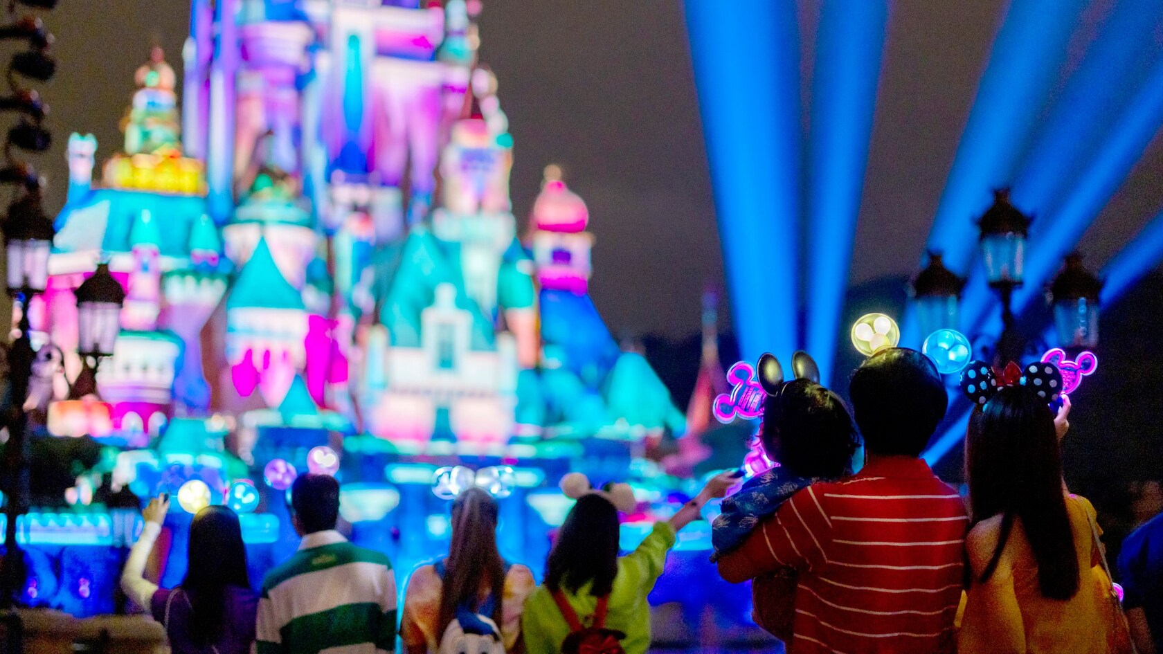 USB（HONG KONG DISNEYLAND） Turn Up Summer | Hong Kong Disneyland Resort