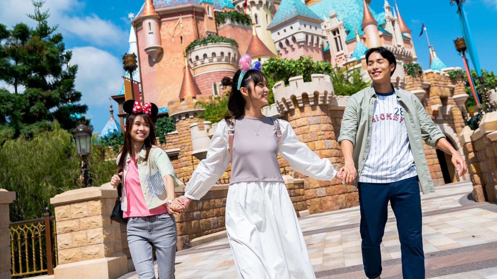 USB（HONG KONG DISNEYLAND） Turn Up Summer | Hong Kong Disneyland Resort