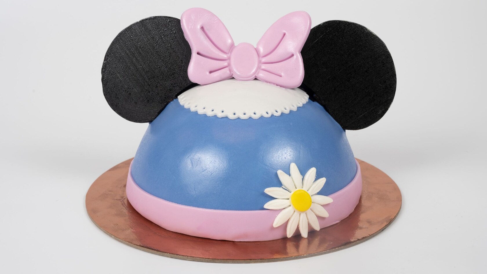 Un pastel domo inspirado en Daisy Duck