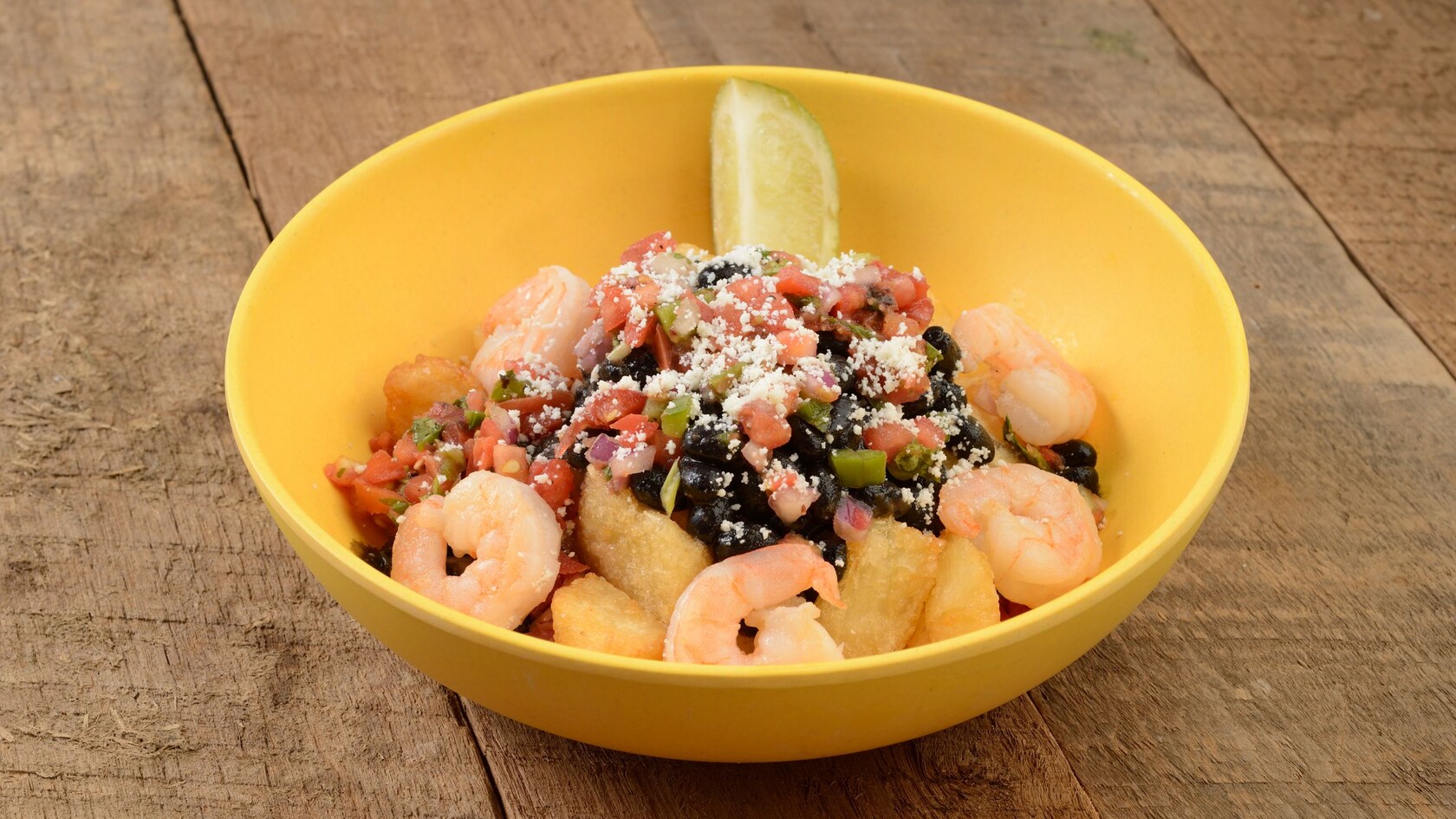 Shrimp, beans and vegetables in a bowl