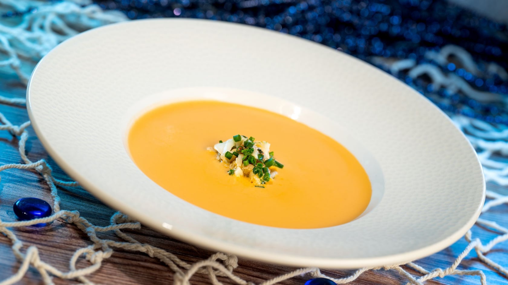 Un tazón de bisque de langosta de Coral Reef Restaurant