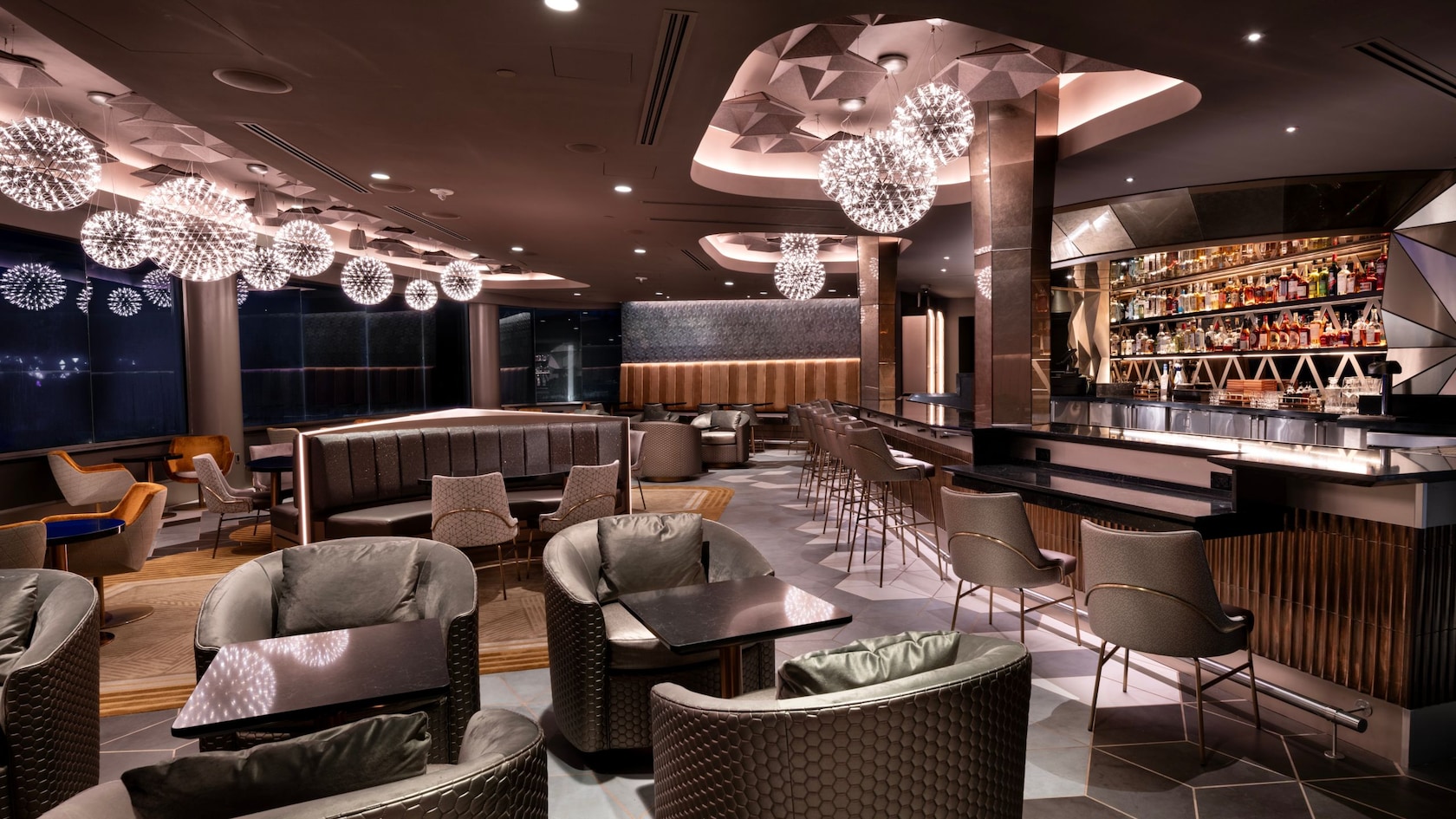 El bar y lounge Geo 82 en EPCOT