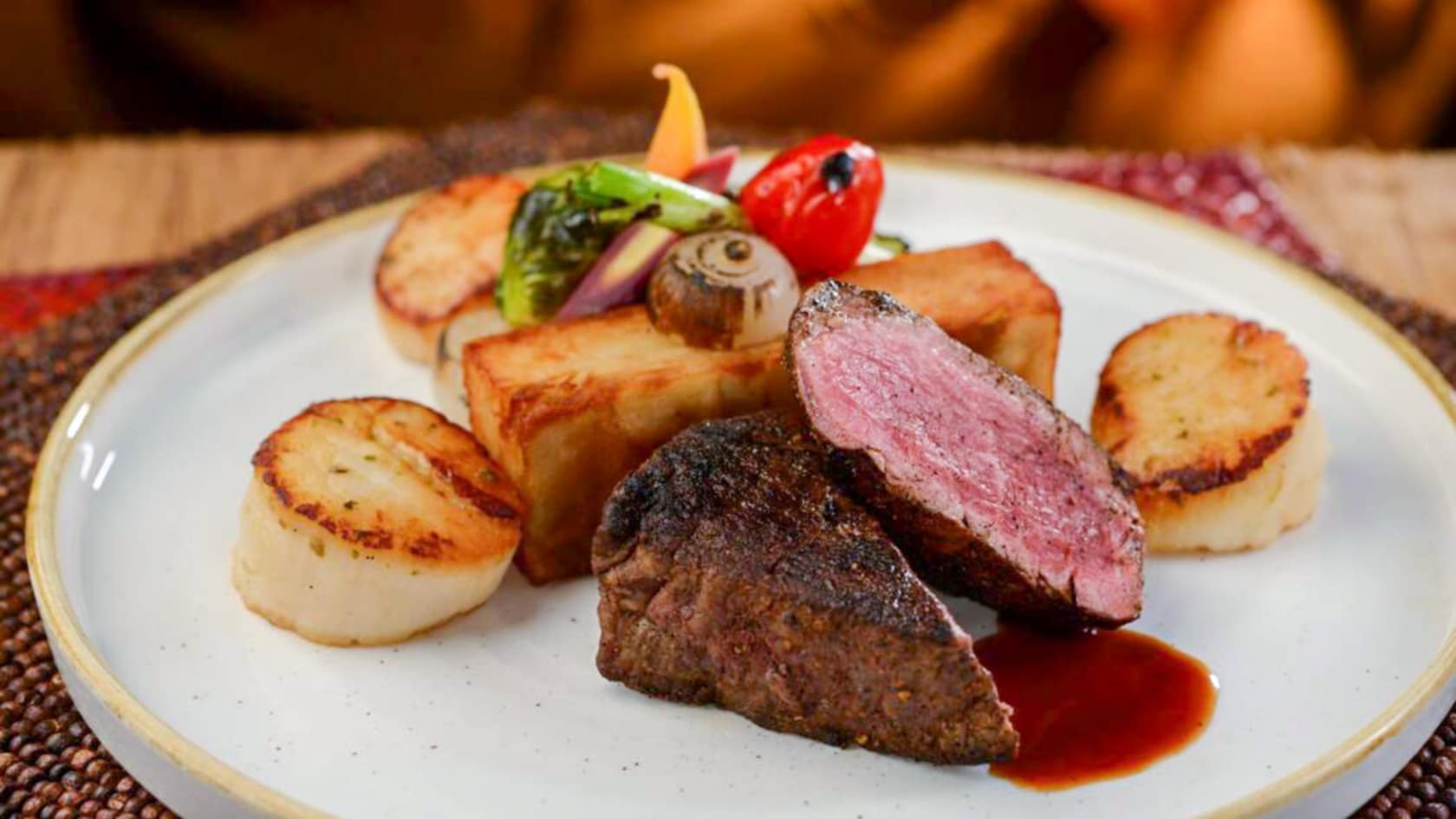 tiffins-restaurant-walt-disney-world-resort