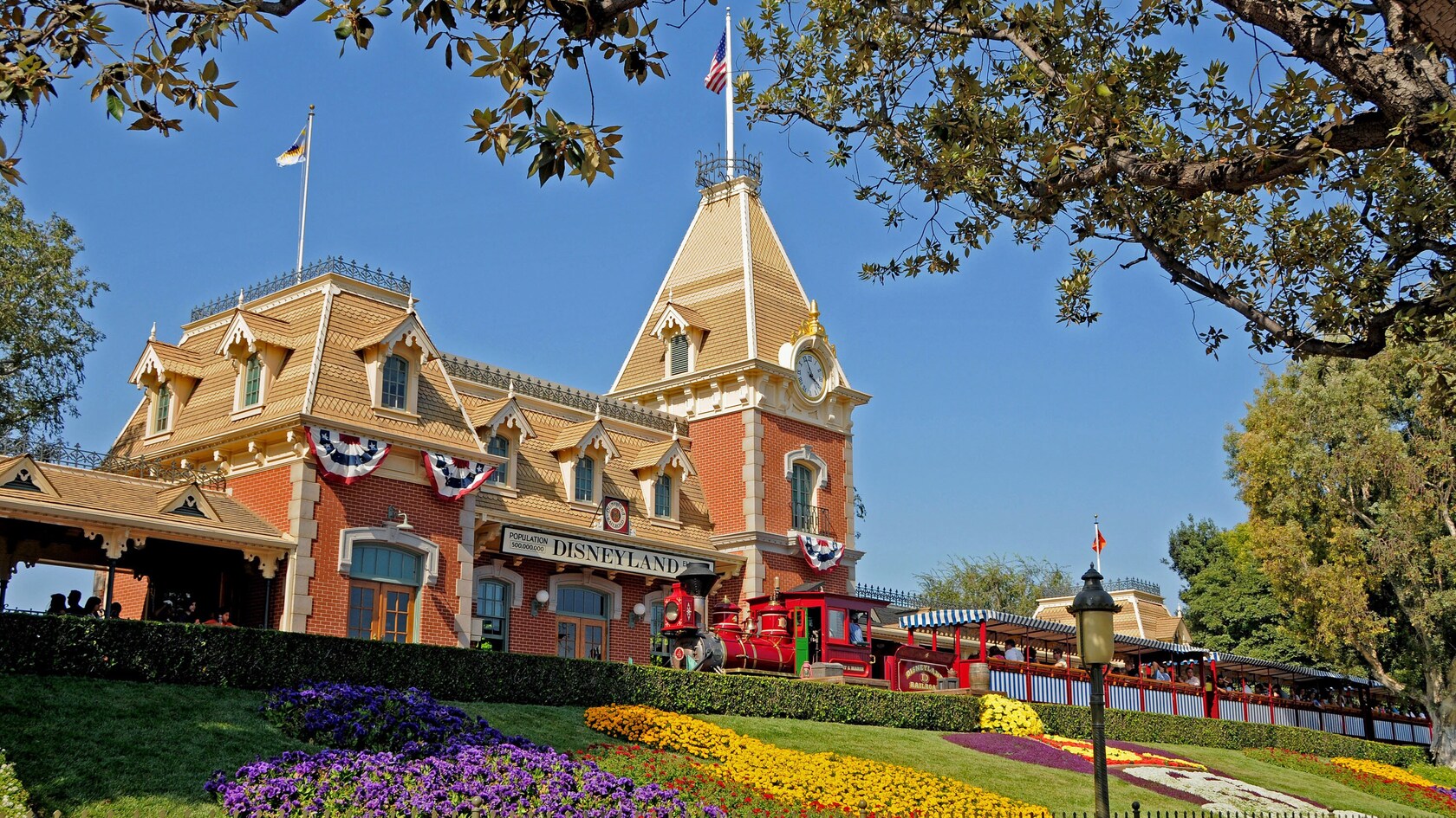A train pulls into Disneyland Railroad's Main Street Station