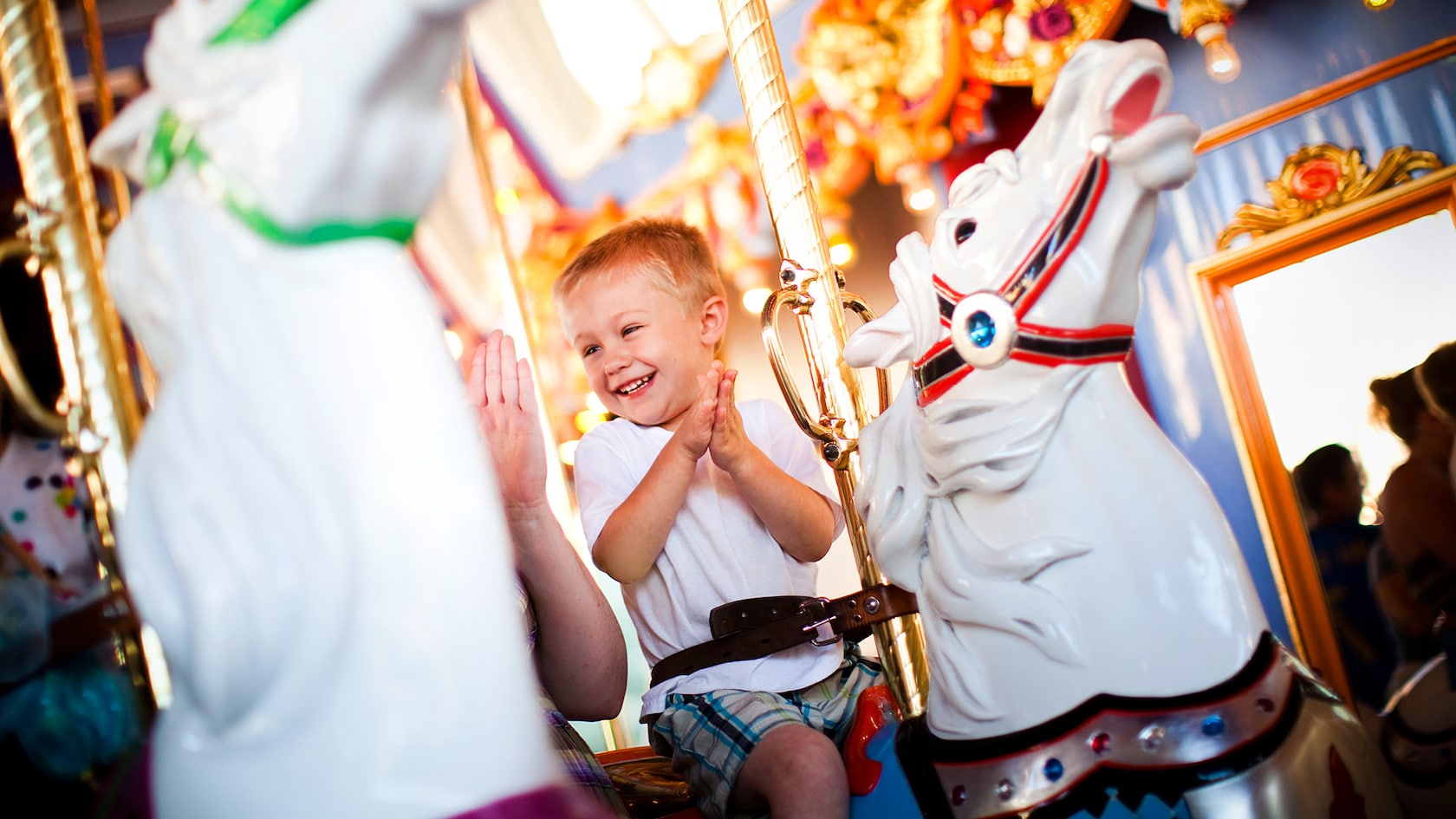 Optimal Route at Disneyland: A Data-Driven Touring Plan at Disneyland