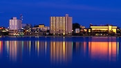Hoteles a lo largo de la costa de Sydney, Canadá, por la noche