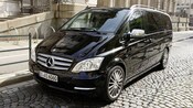 Una camioneta Mercedes