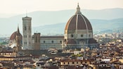 O Duomo e sua torre do sino predominam na paisagem urbana de Florença