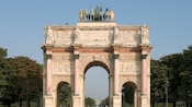 O Arco Triunfal no Jardim das Tulherias