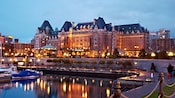 El exterior del palacio del hotel Empress en Victoria (Columbia Británica)