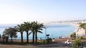 Un paseo a lo largo de la costa en Niza
