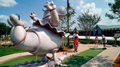 Hipopótamos dançantes no Disney’s Fantasia Gardens Miniature Golf Course