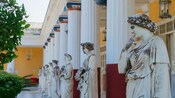 Una sección de la Terraza de las Musas en el Palacio de Aquileón, en Corfú, Grecia