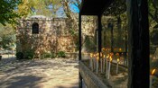 Afuera en la Casa de la Virgen María
