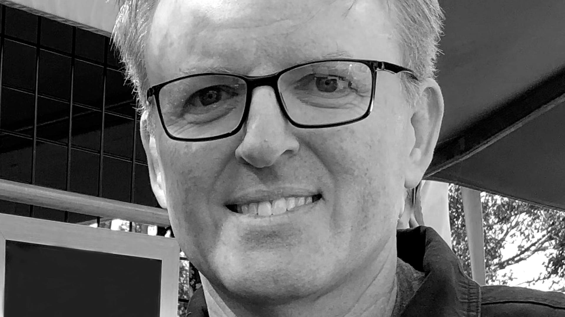 A portrait of artist Daniel Killen