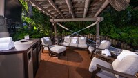 Beachcomber Shacks Premium Plus