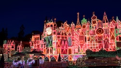 ‘it’s a small world’ Holiday at Disneyland Park