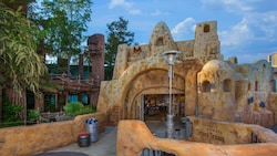 Exterior of Tattooine Traders in Echo Lake at Disney's Hollywood Studios