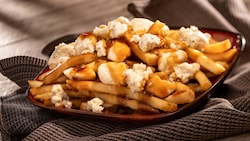 French fries topped with gravy and cheese curds