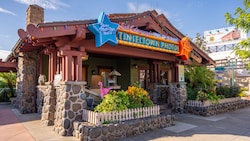 The exterior of Sid Cahuenga’s One of a Kind shop at Disney’s Hollywood Studios