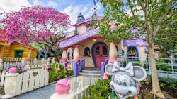The outside of Minnie’s House in Mickey’s Toontown at Disneyland Park