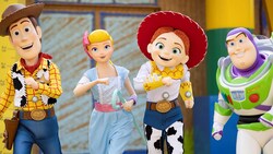 ウッディ | キャラクター | 香港ディズニーランド・リゾート