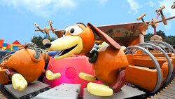 Slinky Dog Spin | Attractions | Hong Kong Disneyland Resort