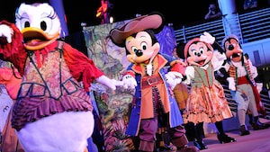 Una producción teatral de Disney con Daisy Duck, Mickey Mouse, Minnie Mouse y Goofy