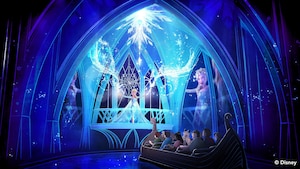 Arte conceptual de Visitantes que pasean en una embarcación hacia Elsa mientras disfrutan de ‘Frozen’ Ever After en Epcot
