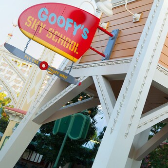Entrance sign: Goofy's Sky School, Fly the Goofy Way
