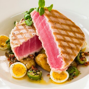 Seared tuna served with vegetables