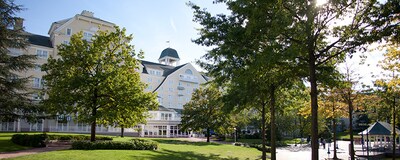 Disney's Newport Bay Club in Paris