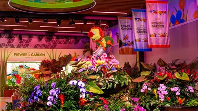 An indoor topiary featuring Spike the Bee in CommuniCore Hall at Epcot 