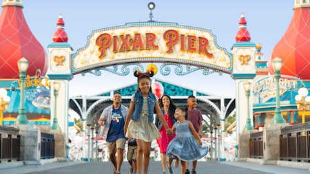 Pixar Pier Disneyland Resort - roblox mi parque de atracciones theme park tycoon 1