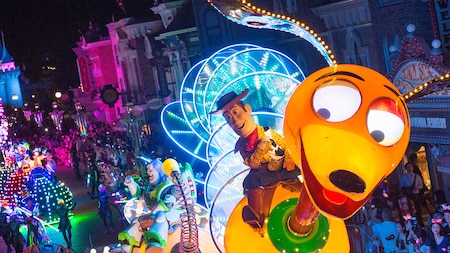 Hong Kong Disneyland Park | Parks & Destinations | Hong Kong