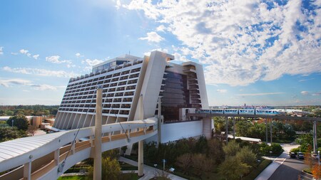 contemporary-resort-16x9.jpg?16119411491