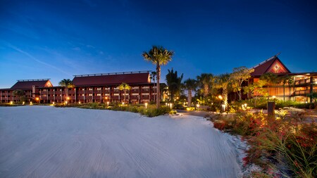 polynesian-resort-16x9.jpg?1611941149185