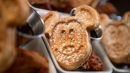 Un delicioso waffle de Mickey