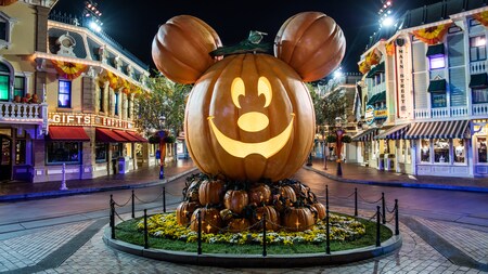halloween disneyland 2020 Halloween Time At The Disneyland Resort Events Disneyland Resort halloween disneyland 2020