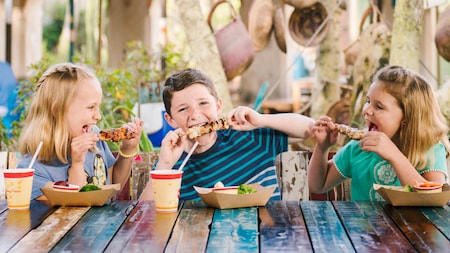 oferta comidas gratis niños usa 2020 Dining-plan-overview-qsr-kids-eating-16x9