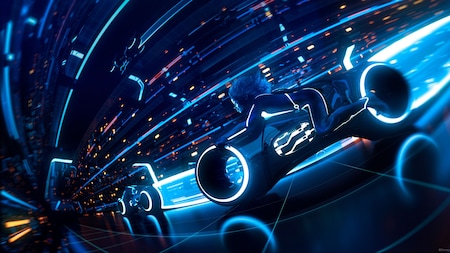 Visitantes andam de Lightcycles inspirados no universo TRON