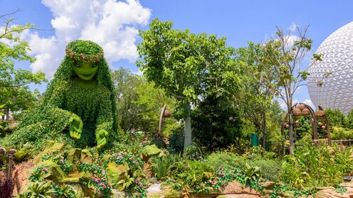 A topiary sculpture of the goddess Te Fiti on the Journey of Water, Inspired by Moana trail