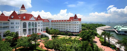 Hong-Kong Disneyland Hotel