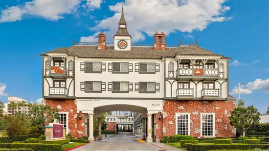 The exterior of Camelot Inn & Suites