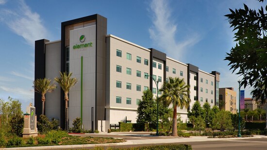 An outside view of Element by Westin.