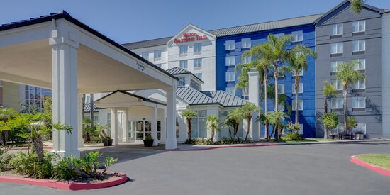 The exterior of Hilton Garden Inn Anaheim during the day