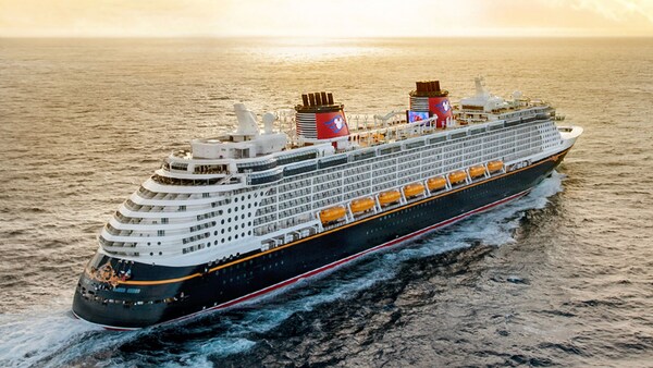 2950.昔の海外ディズニークルーズラインピン限定500父の日