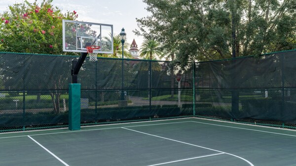 An outdoor basketball court at Disney’s Grand Floridian Resort & Spa