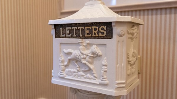 Un antiguo buzón en Disney’s Grand Floridian Resort & Spa