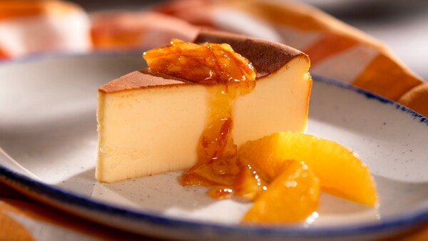 Cheesecake vasco con salsa de naranja de Spain